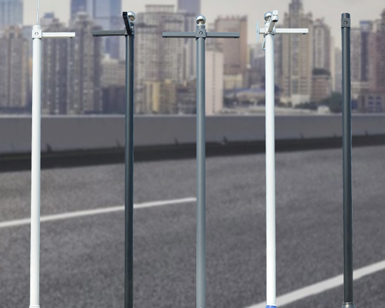 鑫雨杭電器設(shè)備公司：太原道路監(jiān)控桿除銹的方法？